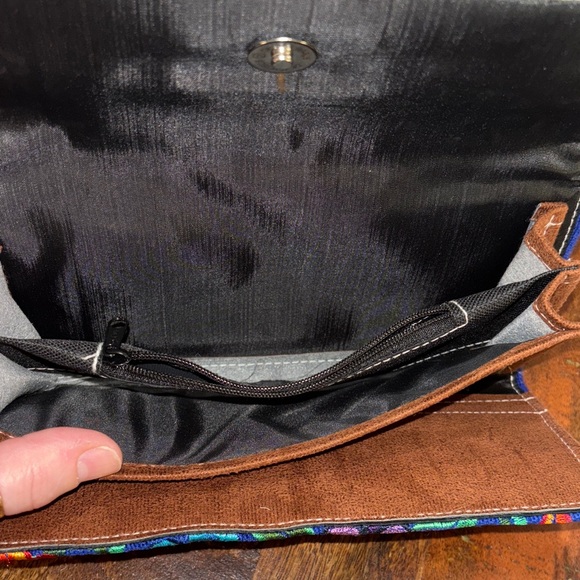 Embroidered Mexican Floral Wallet - Picture 5 of 5